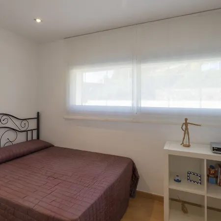 104647 In Apartment *